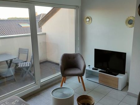 location meublée t2 à stuckange avec balcon et place de parking