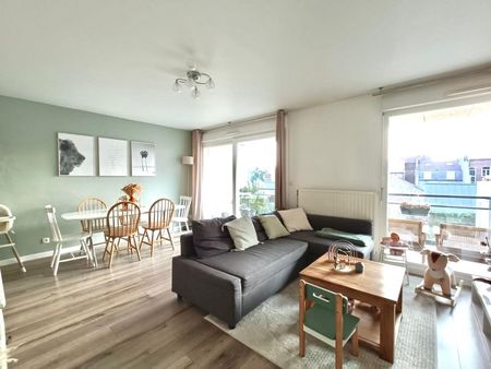 bel appartement t3 au 3ème étage avec ascenseur à lille quartier st michel