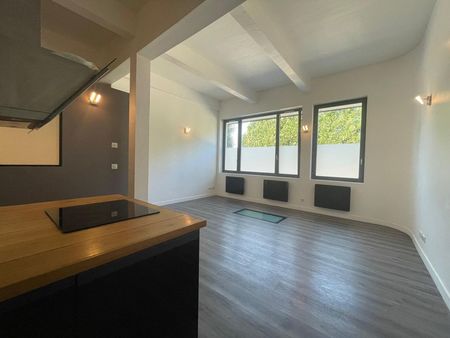 loft/atelier/surface 3 pièces 78 m²