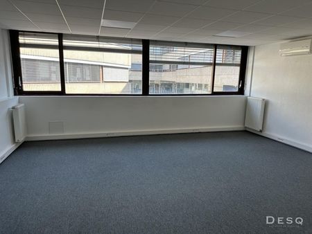 bureau 45m2 climatisé  parking  zfu zone franche