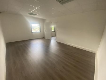bureau 90 m²