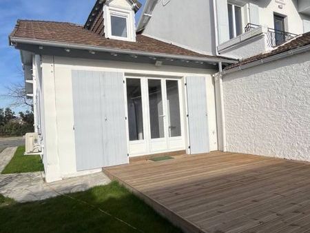 maison individuelle (mitoyenne) à lons de 83m2 avec un terrain