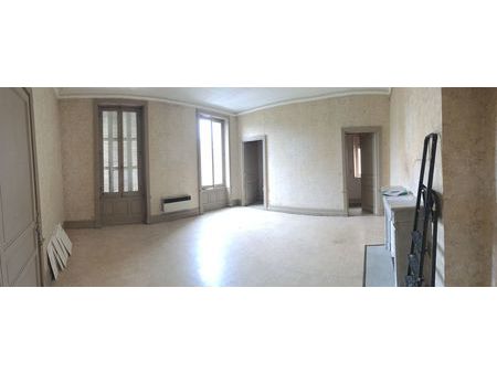 appartement t1/2 à rénover 35m² hypercentre st maixent l'ecole