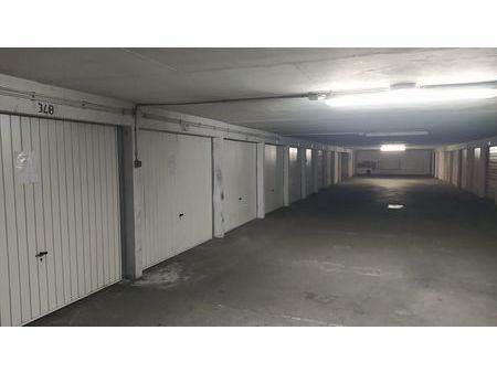 reste 5 garages 1 seul lot