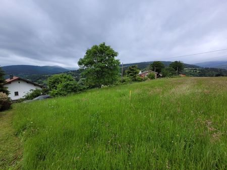 terrain constructible de 1028m2 avec magnifique vue sur les montagnes