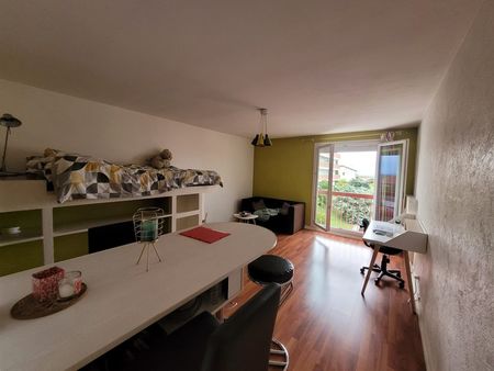 location de studio meublé étudiant avec parking et cave proche campus des cézeaux