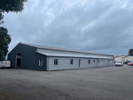 foncier 3 500m2 - hangar & bureaux 1 030m2