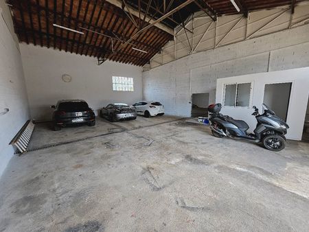 parking interieur securisé auto moto scooter