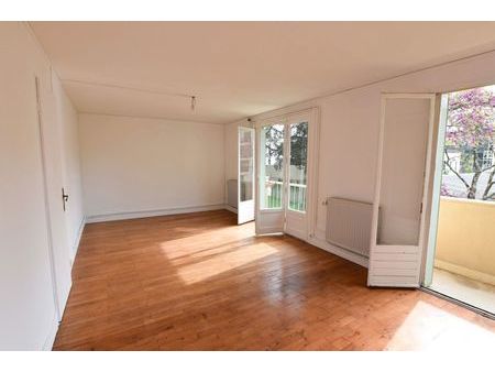 part vend bel appartement refait à neuf à villeurbanne