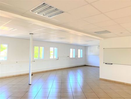 bureau 89 m²