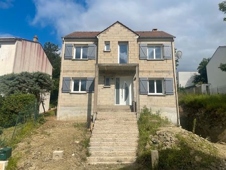 maison individuelle 100 m2 + sous-sol total sur 776 m2 de terrain