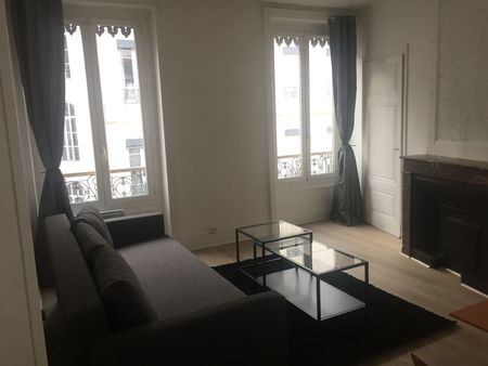 lyon 3 - quartier préfecture. appartement t2 ancien rénové de 38 m2  4ème étage sans ascen