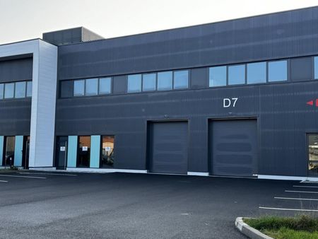 local d'activité 378 m²