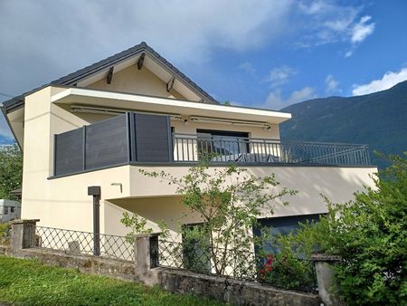 saint remy de maurienne rare très belle vue panoramique et ensoleillée pour cette superbe 