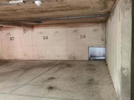 lot de 3 parkings en sous sol à massy