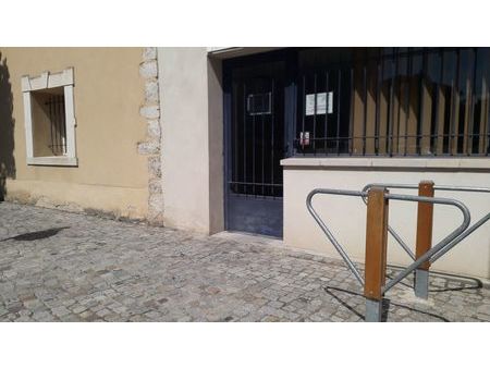 local 82 m² saint-saturnin-lès-avignon