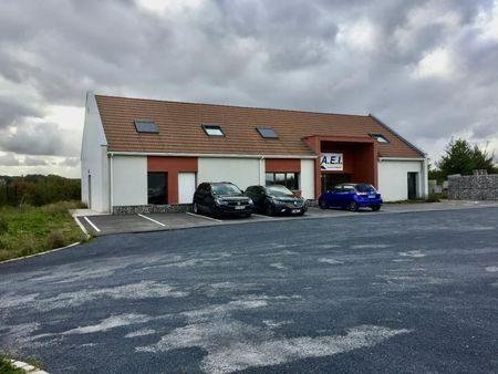 local bureaux 4 967 m²