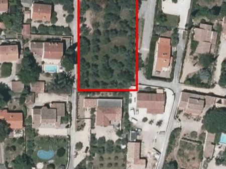 terrain constructible 1890 m2 4 lots à cavaillon