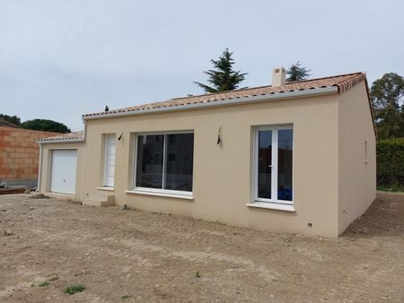 villa 4 pièces 82 m²