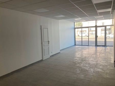 local commercial 57 m²