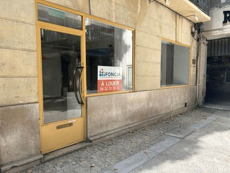 local commercial 80 m²