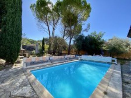 prades le lez villa plain pied  sur 800m de terrain avec piscine