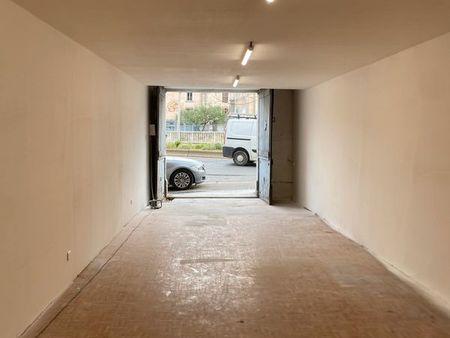 hangar box stockage 70m2 centre apt