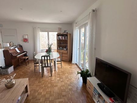 bien rare : maison rénovée avec jardin - ville et calme