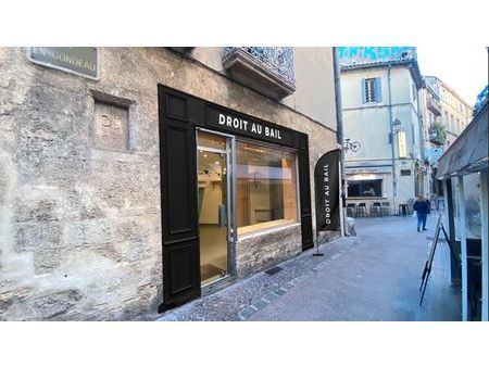 local commercial - ecusson - vitrine - droit au bail