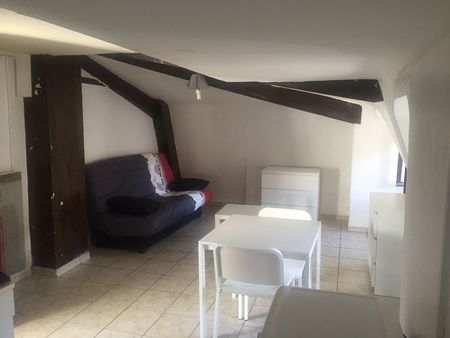 castellane / rue de rome: studio 22 m² en dernier étage