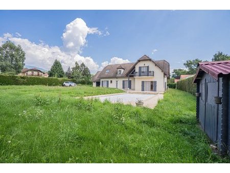 maison individuelle t8 de 252m2 sur terrain de 2'000m2!