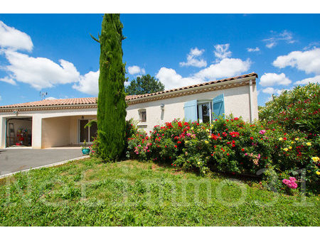 maison de plain pied avec garage et jardin