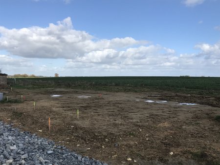 terrain constructible viabilisé de 628m² à vion