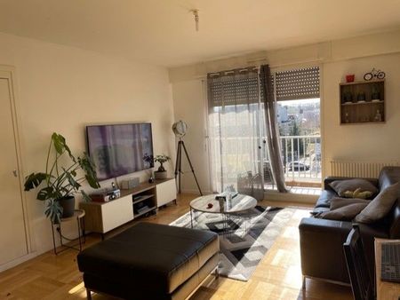 a louer bel appartement t4 bron centre