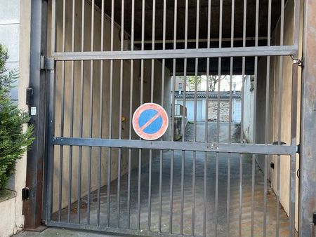 box sécurisé a louer - gare des bénédictins