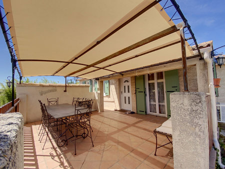 maison à aureille dans les alpilles