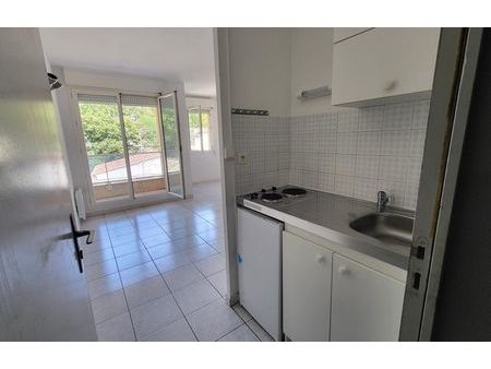 location appartement 1 pièce 20 m² salon-de-provence (13300)