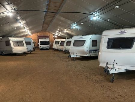 emplacements caravanes   camping car et voitures de collection