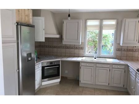 location maison  m² t-4 à le beausset  1 360 €