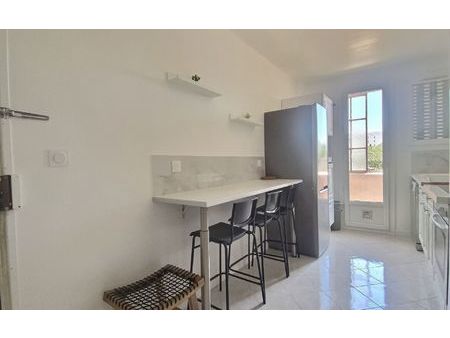 location appartement  54.51 m² t-4 à marseille 10  1 590 €