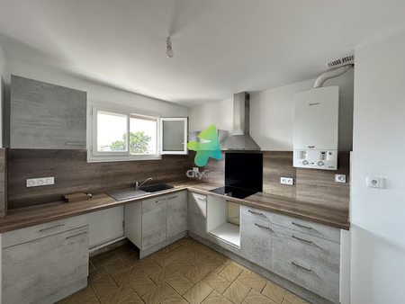 location appartement 5 pièces 93.94 m²