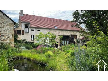 charmante ferme restaurée avec beau jardin