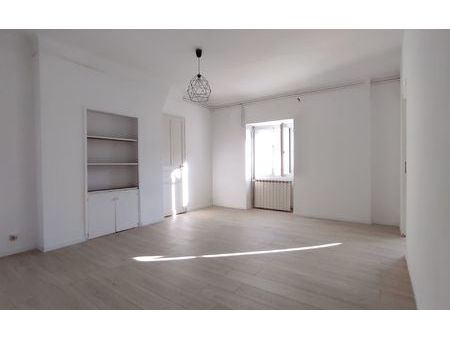 location appartement  68.4 m² t-3 à toulon  722 €