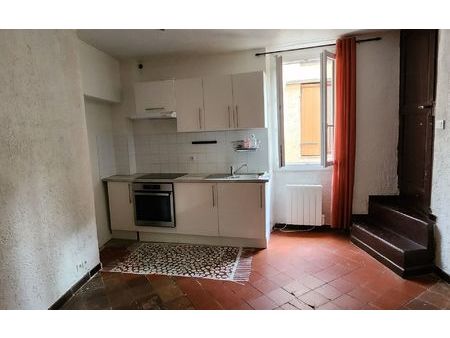 location appartement  m² t-2 à les mées  450 €