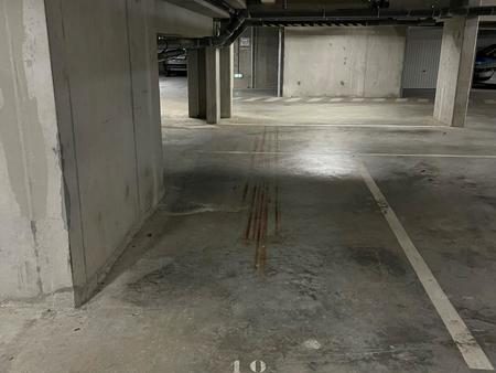 location garage box et parking à nantes centre ville (44000) : à louer / 11m² nantes centr