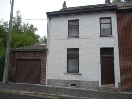 belle maison 3 façades avec garage et jardin