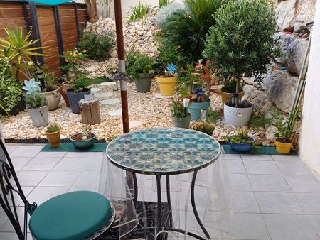 location appartement avec terrasse / jardin / parking