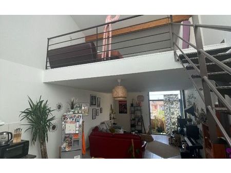 location appartement  m² t-2 à grenade  696 €