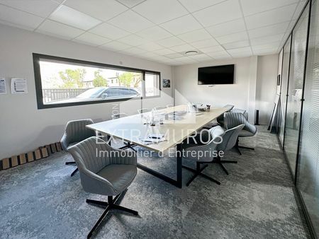 bureaux 458 m²