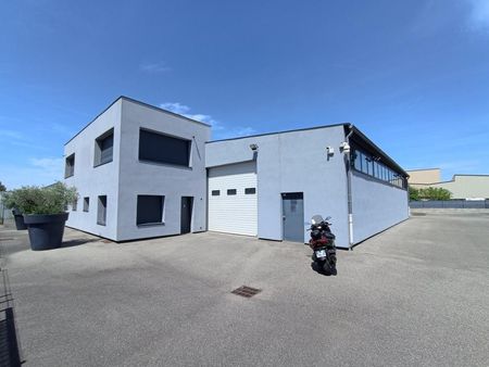 local industriel 600 m²